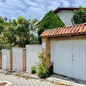 https://hostel-house-santinho.santa-catarina-brasil.com